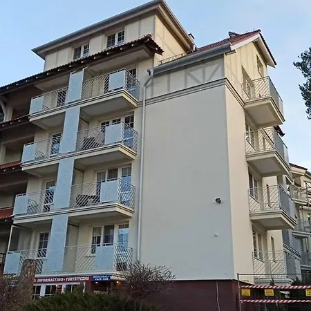 Apartament Krynica Morska アパート クリニツァ・モルスカ